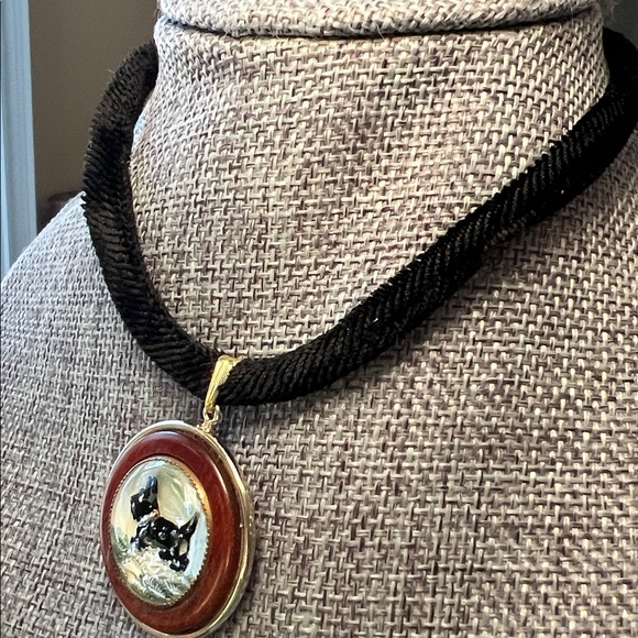 Antique Essex Crystal Reverse Painted Scottie Dog Pendant on Black Velvet Choker - Picture 10 of 11